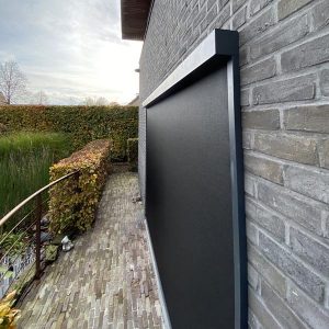 S olar screens